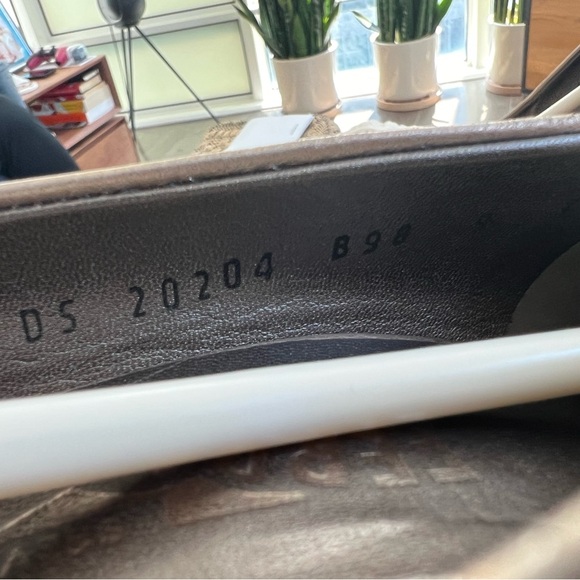 Salvatore Ferragamo Metallic Bronze Leather Vara Bow Peep Toe Pumps Size 9/ 39.5 - Picture 5 of 5